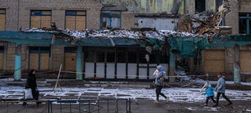 Украина: удары по городам в Донецкой области привели к жертвам среди мирных жителей